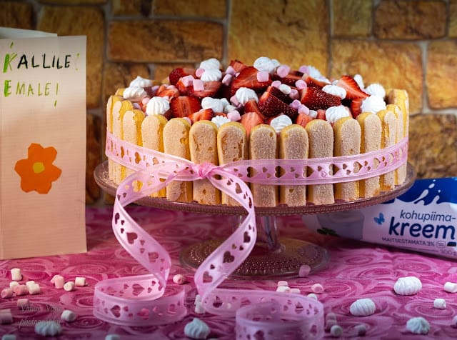 Emadepäeva tort