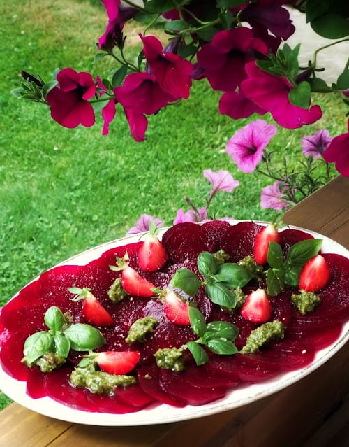 Suvine peedi Carpaccio basiiliku pesto ja meega